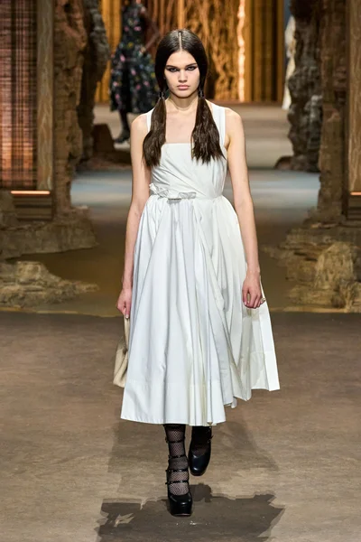 Look 63